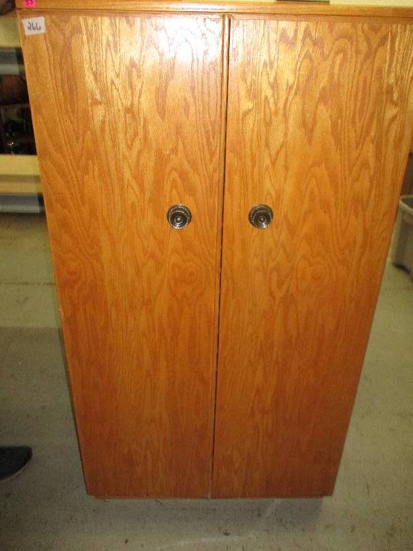 lot 57 image: Cabinet with Shelves for sheets of paper