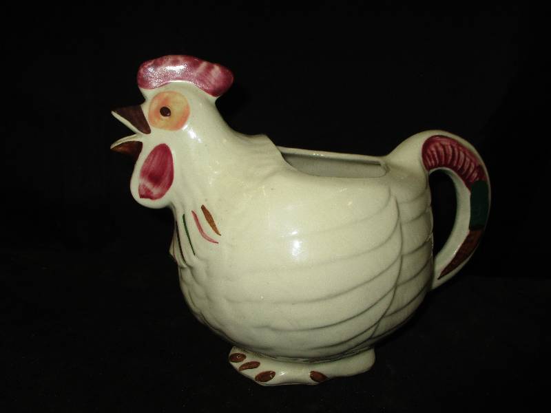 lot 78 image: 1940s Shawnee Patented Chanticleer USA Rooster Ceramic Pitcher
