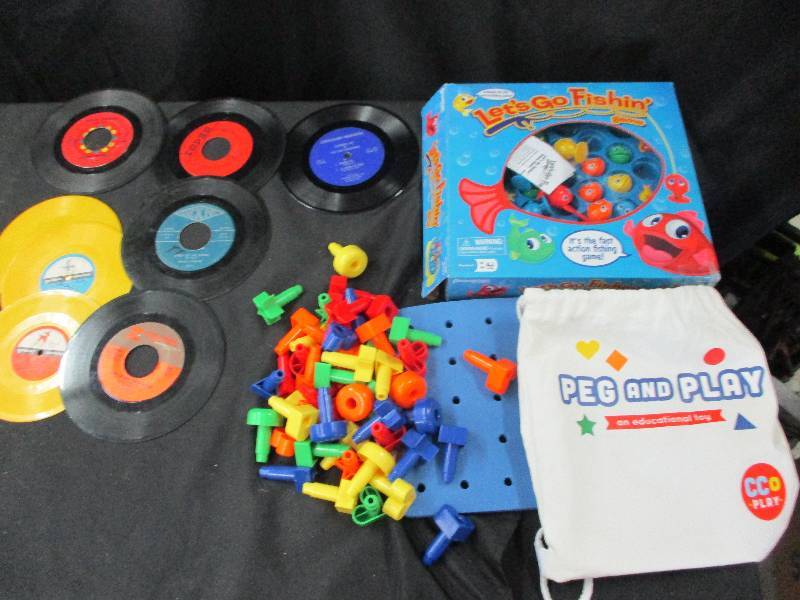 lot 134 image: 45 Records and kids Games