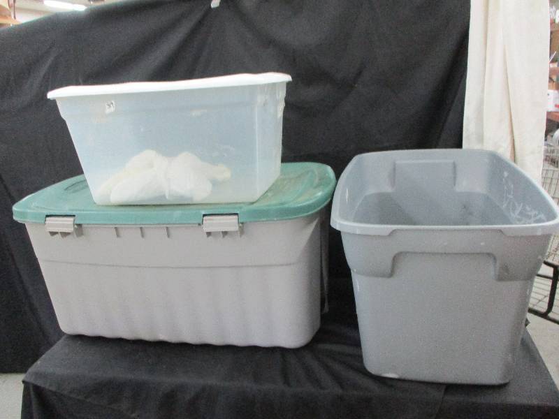 lot 147 image: 3 Tubs 1 Lid Missing Lid