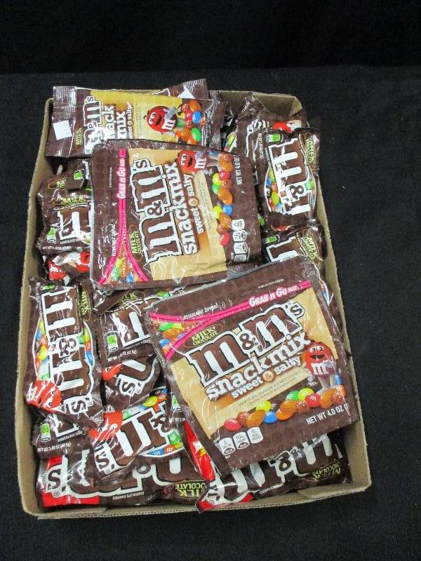 lot 171 image: 50 Various Packs of M&Ms