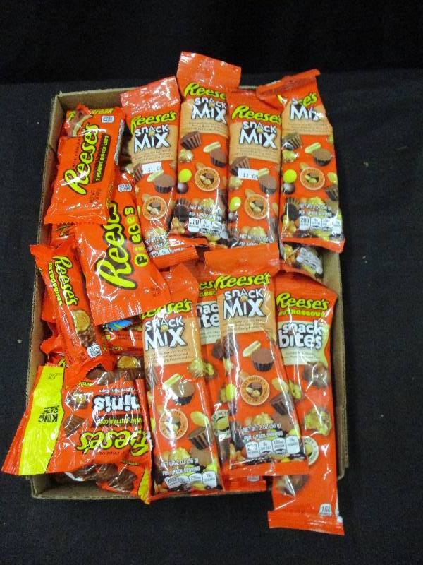 lot 177 image: 43 Packs of reeses Snack Mixes