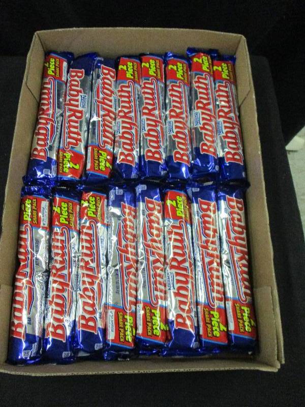lot 184 image: 32 Various Candy Bars