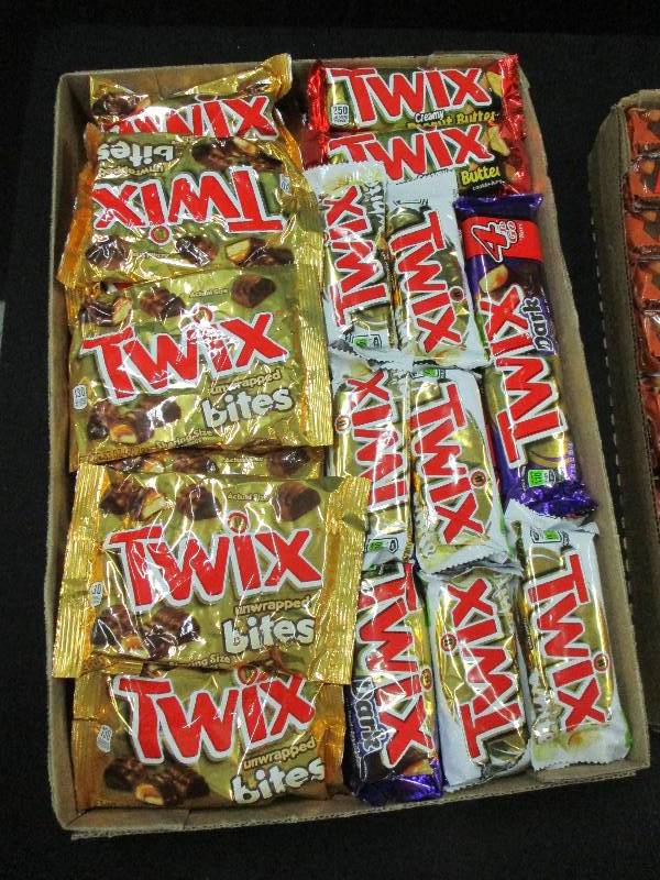 lot 196 image: 43 Twix Bars