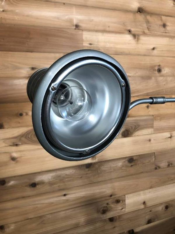 lot 6 image: Dazor Floating Fixture Model 794 Exam Floor Lamp Light