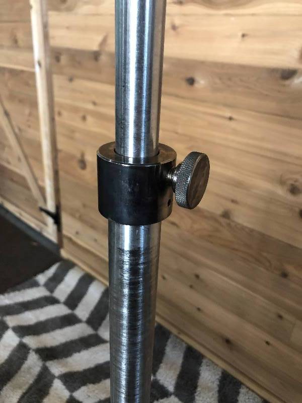 lot 10 image: Centipede Industries Telescoping Adjustable Four Ram IV Pole - Many Possibilites with this 4 Hook Mobile Pole