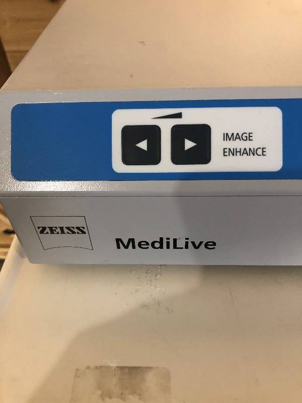 lot 32 image: Zeiss MediLive Camera Control Unit ICCD Mono NTSC - Great Working Condition