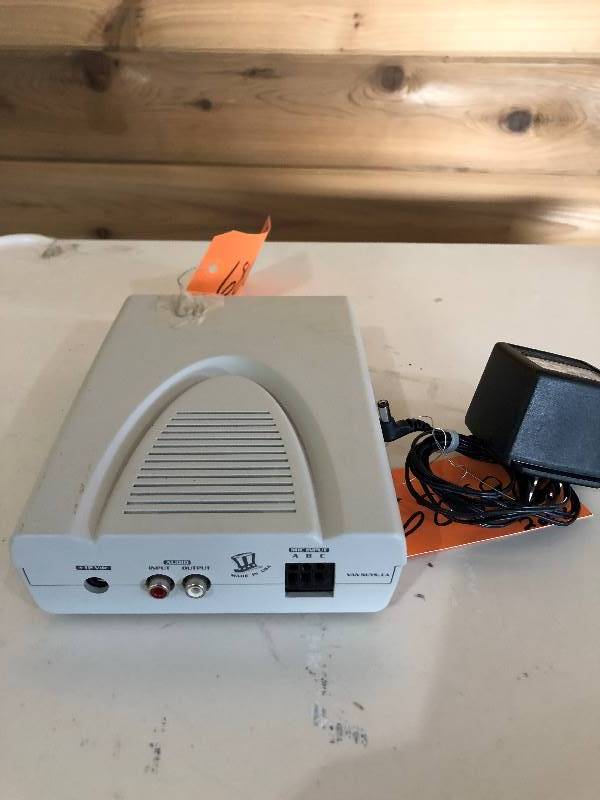 lot 35 image: Louroe Electronics APR-1 Single Zone Audio Base Station