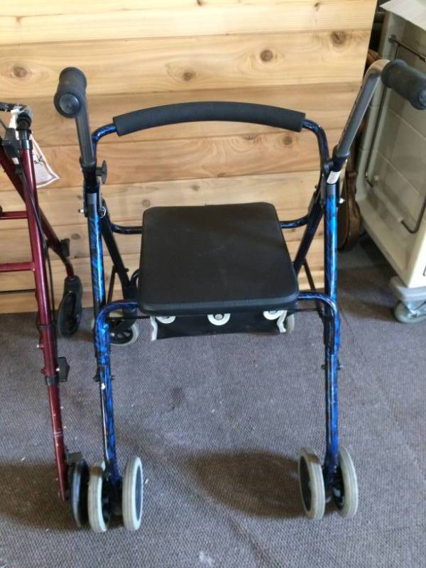 lot 44 image: Lot Of 3 Walkers - All 3 With Small Defects - See Pictures
