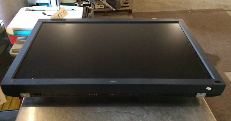 lot 48 image: NEC LCD4000-BK 40 Large Screen Display - Great Working Condition