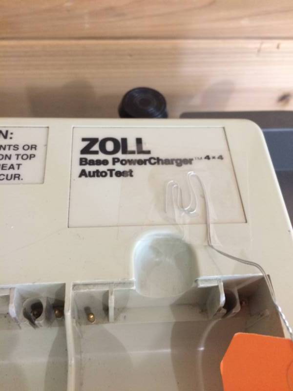 lot 53 image: Zoll Base Power Charger - No Batteries