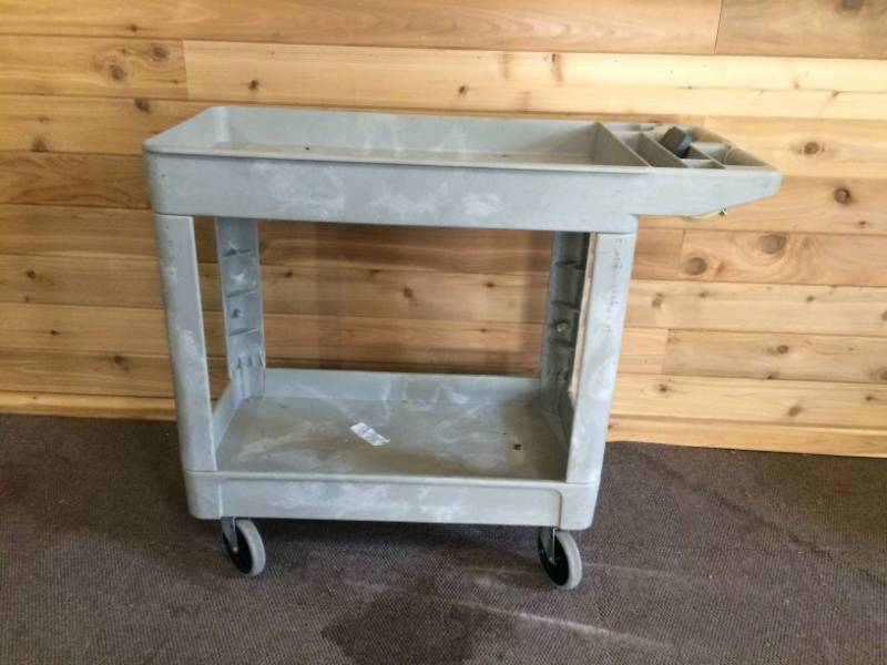 lot 55 image: Rubbermaid Commercial 3 Tier Utility Cart - Excellent Condition