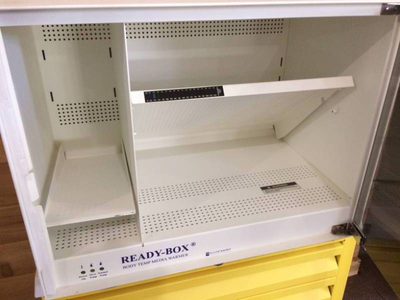 lot 60 image: Mallinckrodt Ready-Box 1550CW-B Body Temp Media Warmer #31300 - Excellent Working Condition