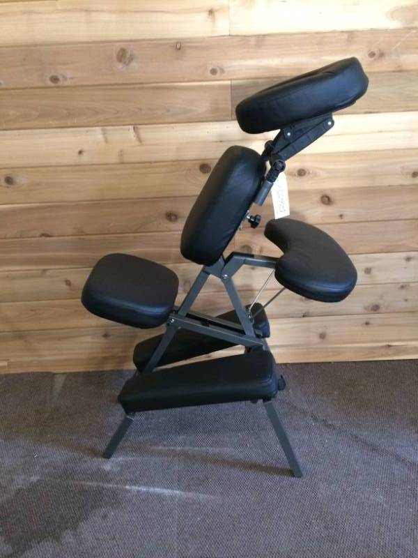 lot 88 image: Super Nice Collapsible Massage Chair 