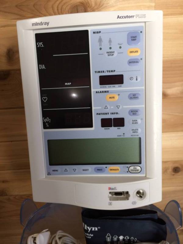 lot 19 image: Mindray Datascope Accutorr Plus Vital Signs Bedside Patient Monitor NIBP SpO2 Complete With Cuff Finger Monitor and Rolling Stand