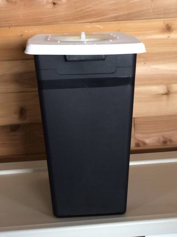 lot 33 image: Kendall&nbspSharpSafety RCRA Hazardous Waste Container Hinged Lid with Sliding Cap - Appears New