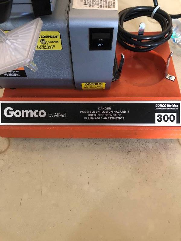 lot 15 image: Gomco 300 Portable Suction Pump - Works but Missing Gauge Cover