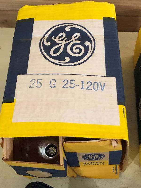 lot 19 image: Lot of Light bulbs and Misc. items