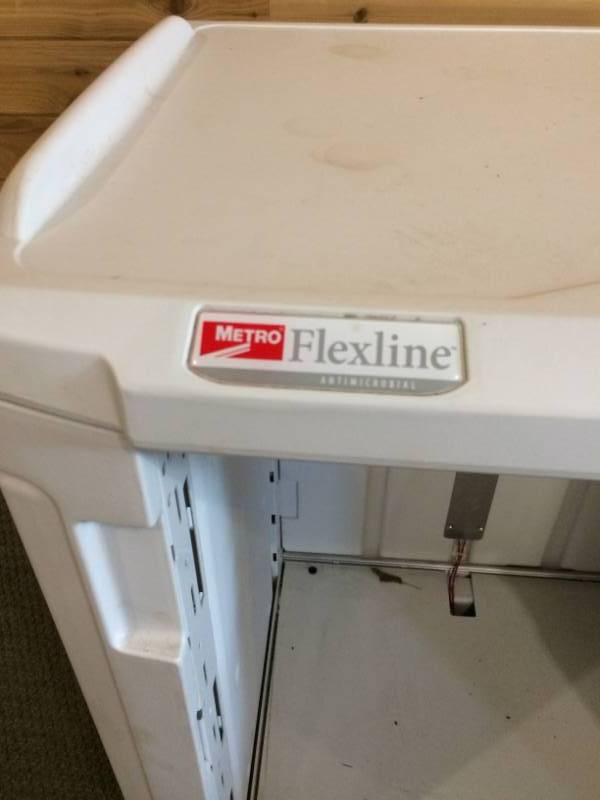 lot 54 image: Metro Flexline Mobile Medical Cart