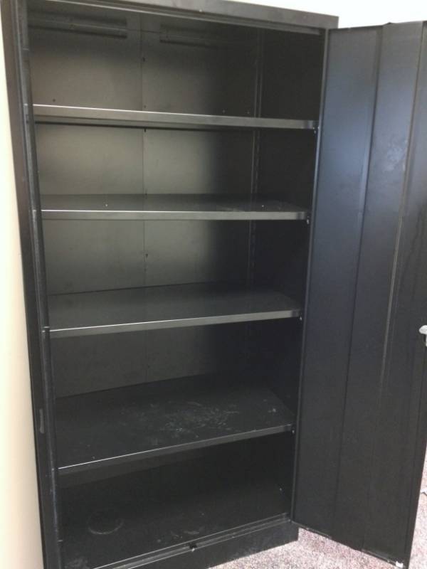 lot 17 image: Two Door Metal Storage Cabinet Locker - Great Condition - No Key Please See Note In Description About Keys
