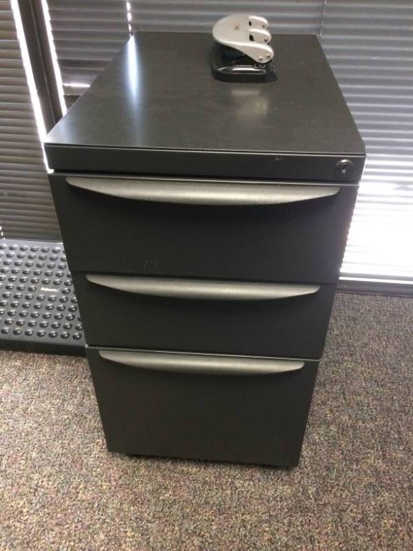 lot 63 image: TWO HIGH QUALITY STEELCASE Mobile Ped&nbsp2 Drawer On Wheels Steel Filing Cabinets - Excellent condition