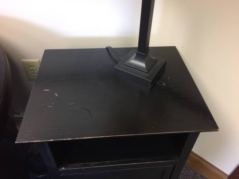 lot 68 image: Black Wood End Table Cabinet & Lamp - Cabinet Has some scuffs
