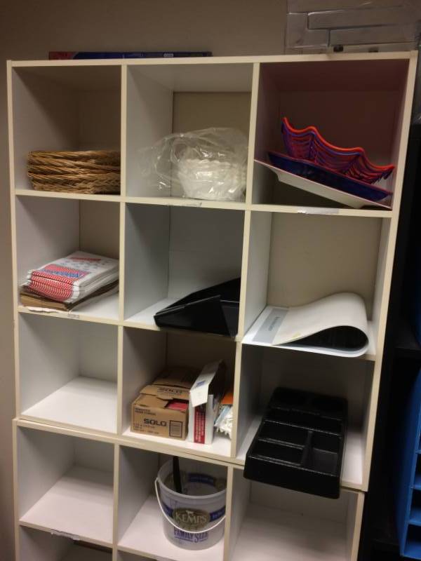 lot 75 image: SHELVING UNIT