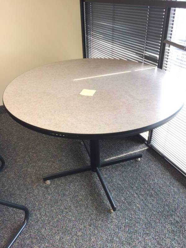 lot 80 image: 42 X 29 HIGH QUALITY STEELCASE ROUND CONFERENCE TABLE - EXCELLENT CONDITION