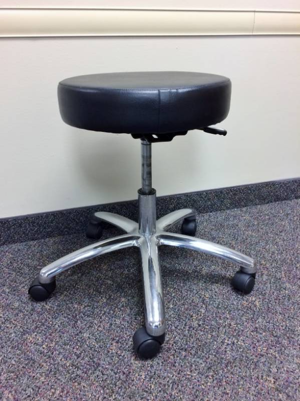 lot 51 image: MSRP $450 SAFCO PNEUMATIC LIFT&nbspLAB STOOL WITH REMOVABLE TILTING BACK - BLACK - EXCELLENT CONDITION 