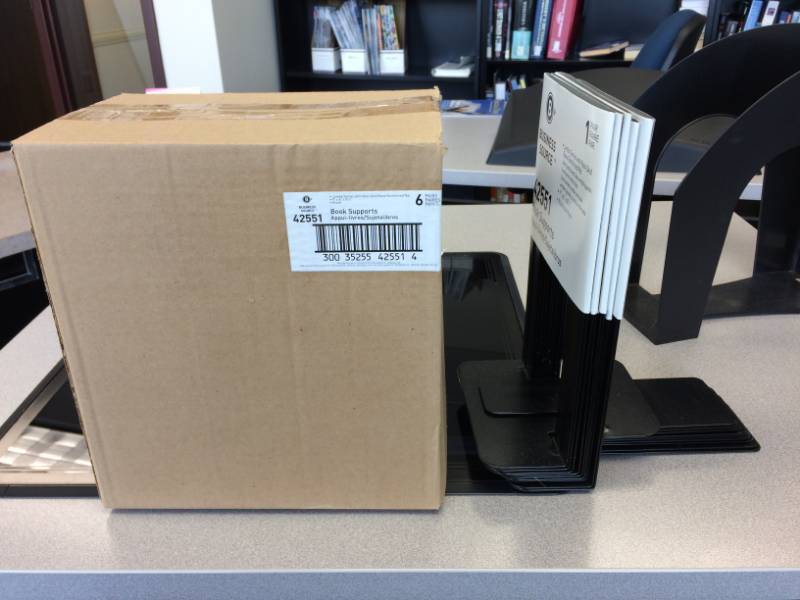 lot 85 image: Lot Of 11 Pairs New 42551 Books Supports Black Metal Book Ends