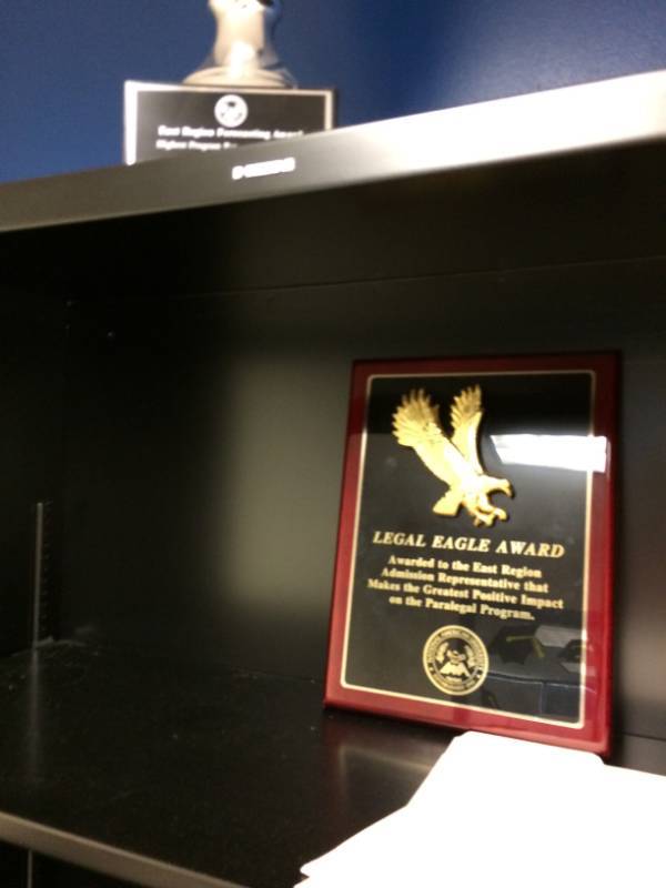 lot 53 image: HON 5 Shelf Bookcase