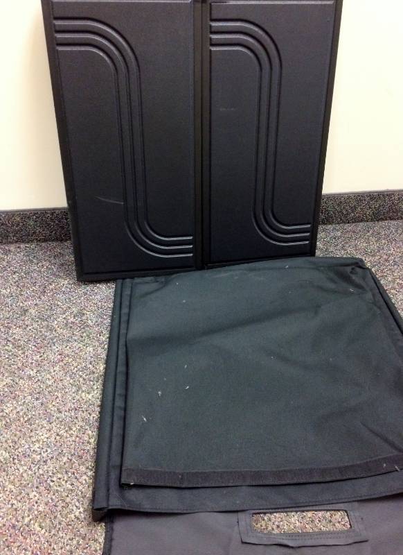 lot 60 image: Armstrong Display Concepts Portable Folding&nbspTabletop Exhibition Display Board