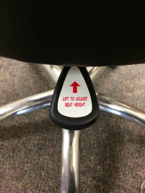 lot 8 image: SAFCO BLACK & CHROME PNEUMATIC LIFT&nbspLAB STOOL WITHOUT BACK - EXCELLENT CONDITION