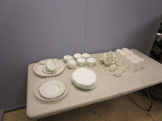 WHITE DISHWARE