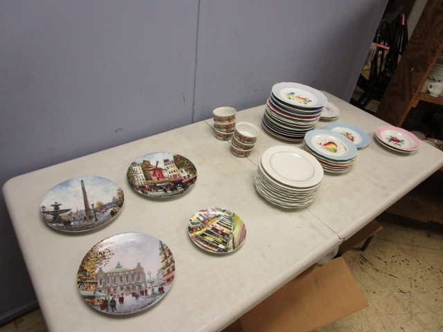DISHWARE AND COLLECTIBLE PLATES