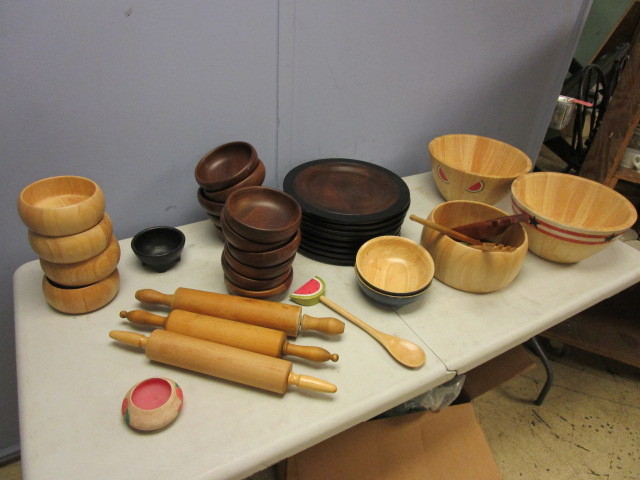 WOOD DISHES AND COOKWARE