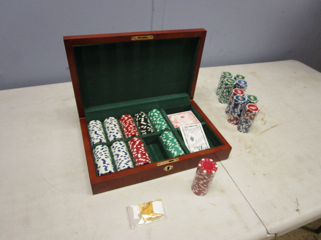 NEW POKER SET