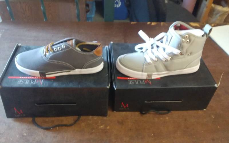 2-Pair Shoes Mens Size 7