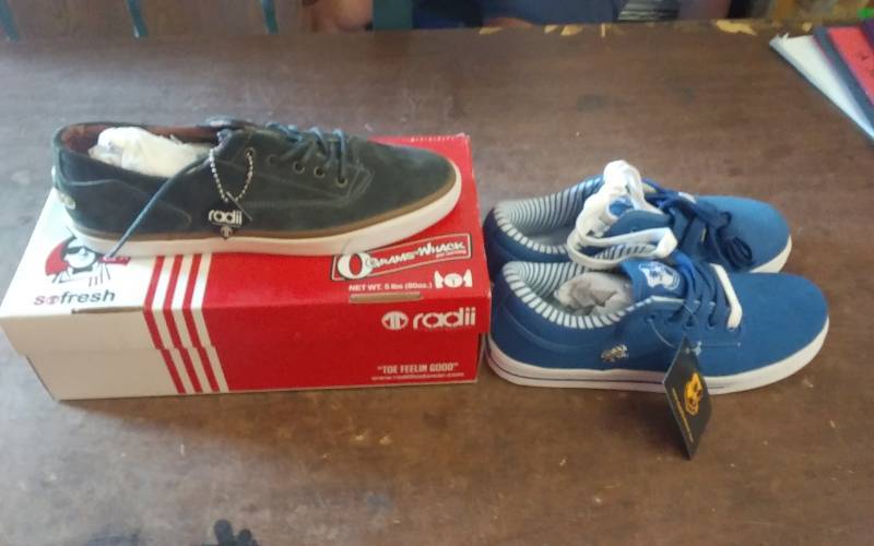 2-Pair Shoes Mens Size 9
