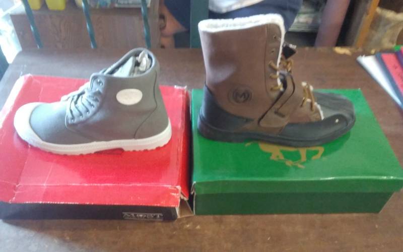 2-Pair Shoes Mens Size 9-12