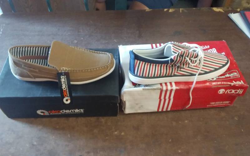 2-Pair Shoes Mens Size 9-12