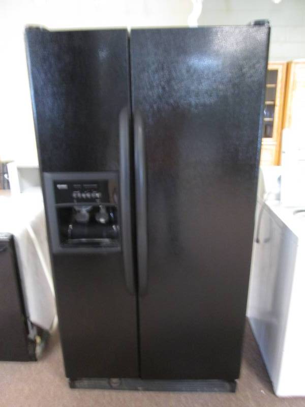 lot 3 image: Kenmore side by side refrigerator f...