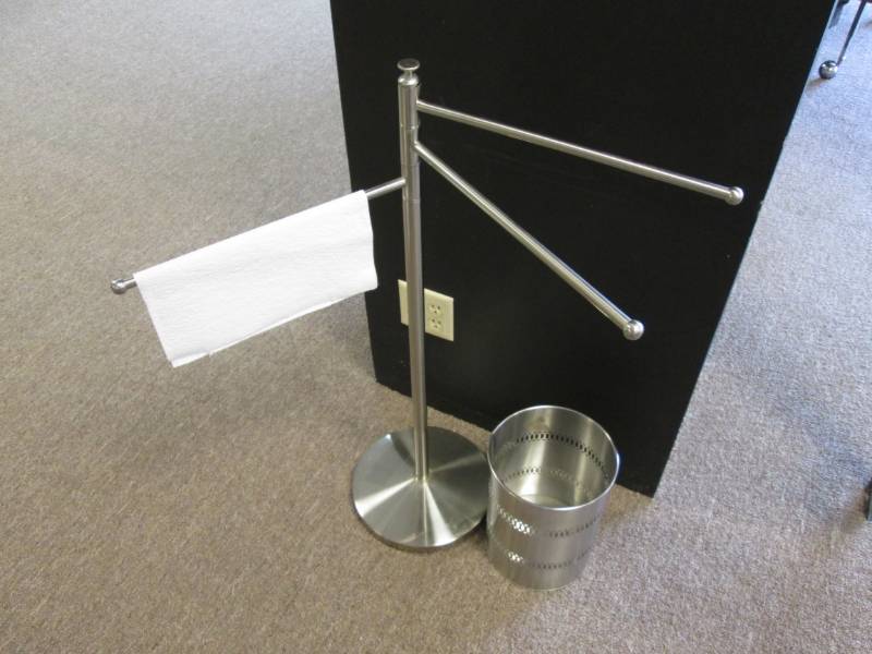 lot 12 image: Metal towel rack and trash can...