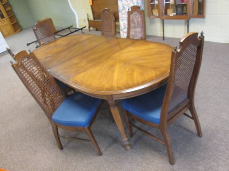 lot 21 image: Largedining table with chairs, meas...
