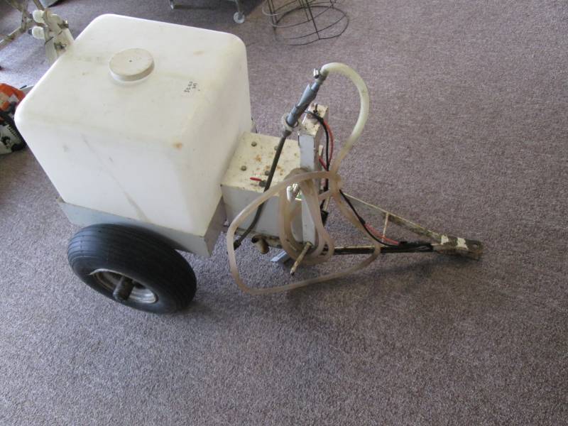 lot 25 image: E-X Spray sprayer on wheels...