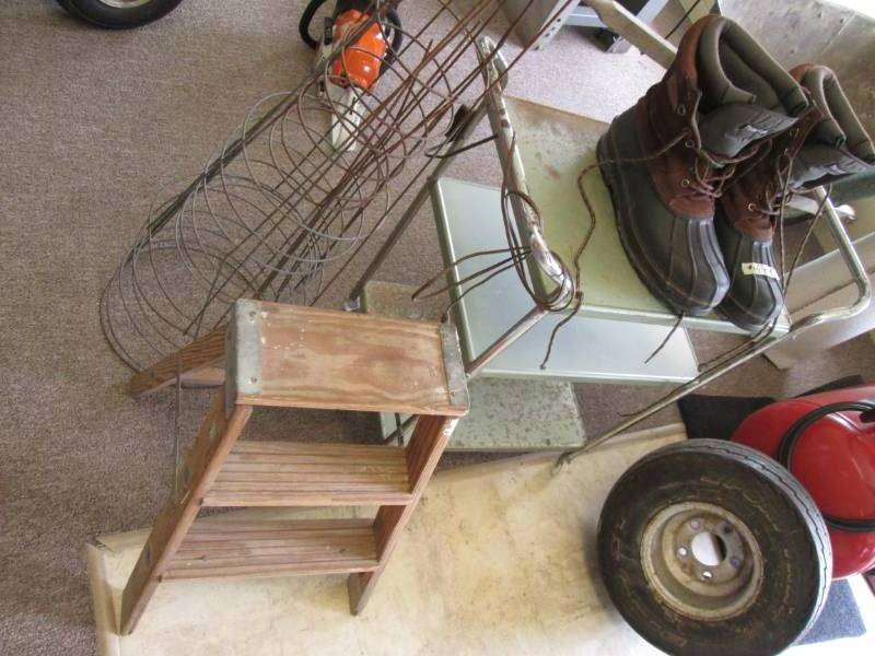 lot 27 image: Metal cart, stepladder, tomato cage...