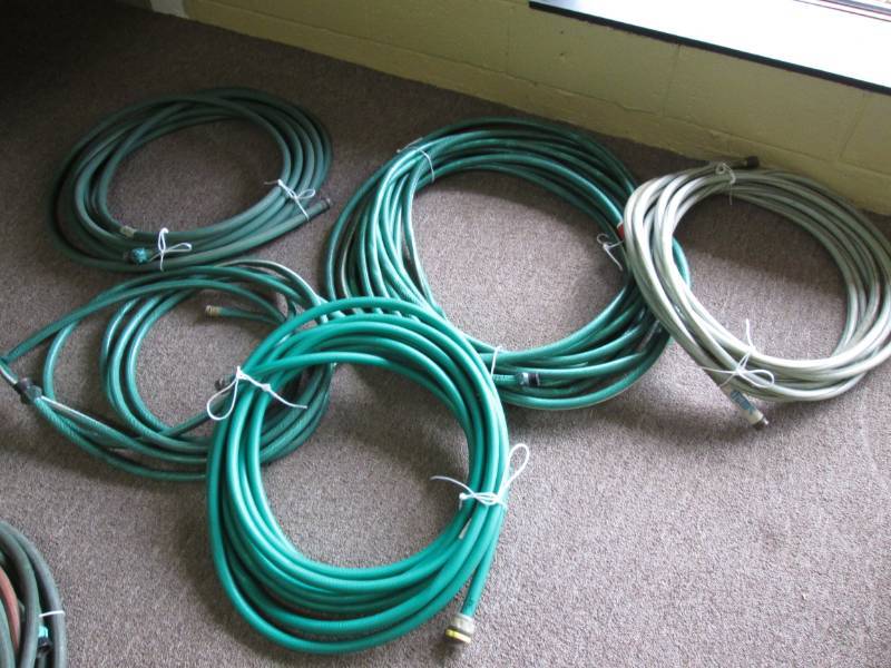 lot 34 image: 5 garden hoses, see pictures for le...