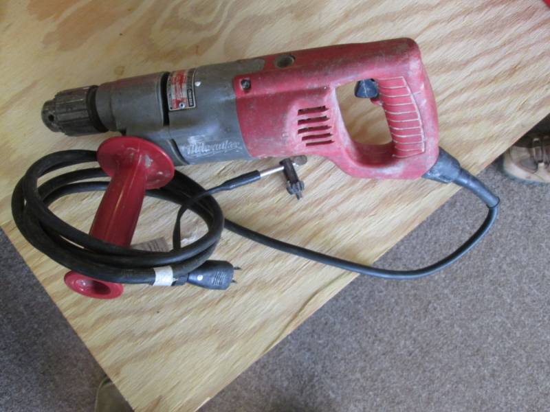 lot 42 image: Milwaukee 12 drill...