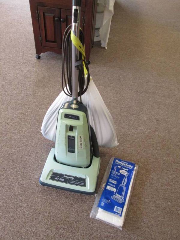 lot 48 image: Panasonic vacuum cleaner...