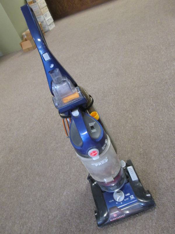 lot 52 image: Hoover wind tunnel vacuum cleaner...